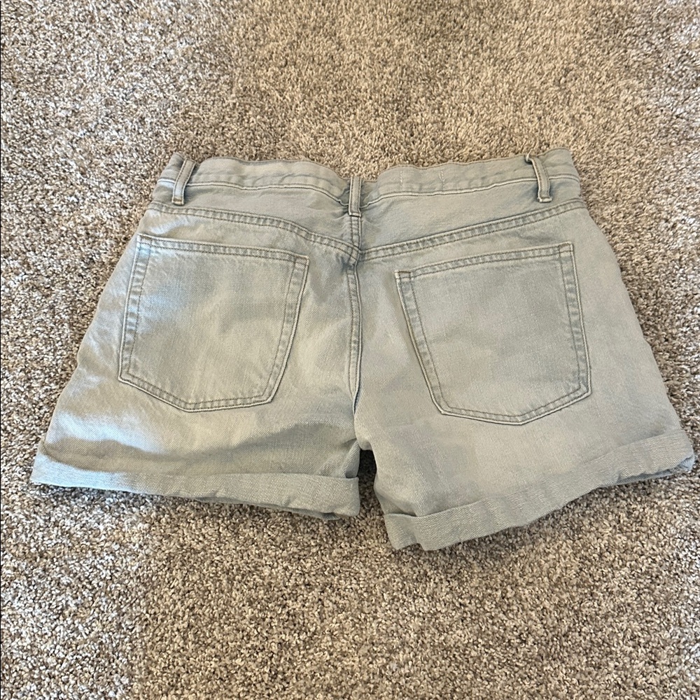 GAP Light Wash Denim Roll-Cuff Women's Shorts - Picture 2 of 3